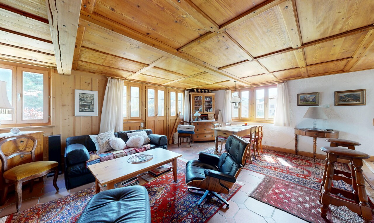 salon / salle à manger avec inside property, lumière naturelle, natural light, plafond en bois, et wood ceiling