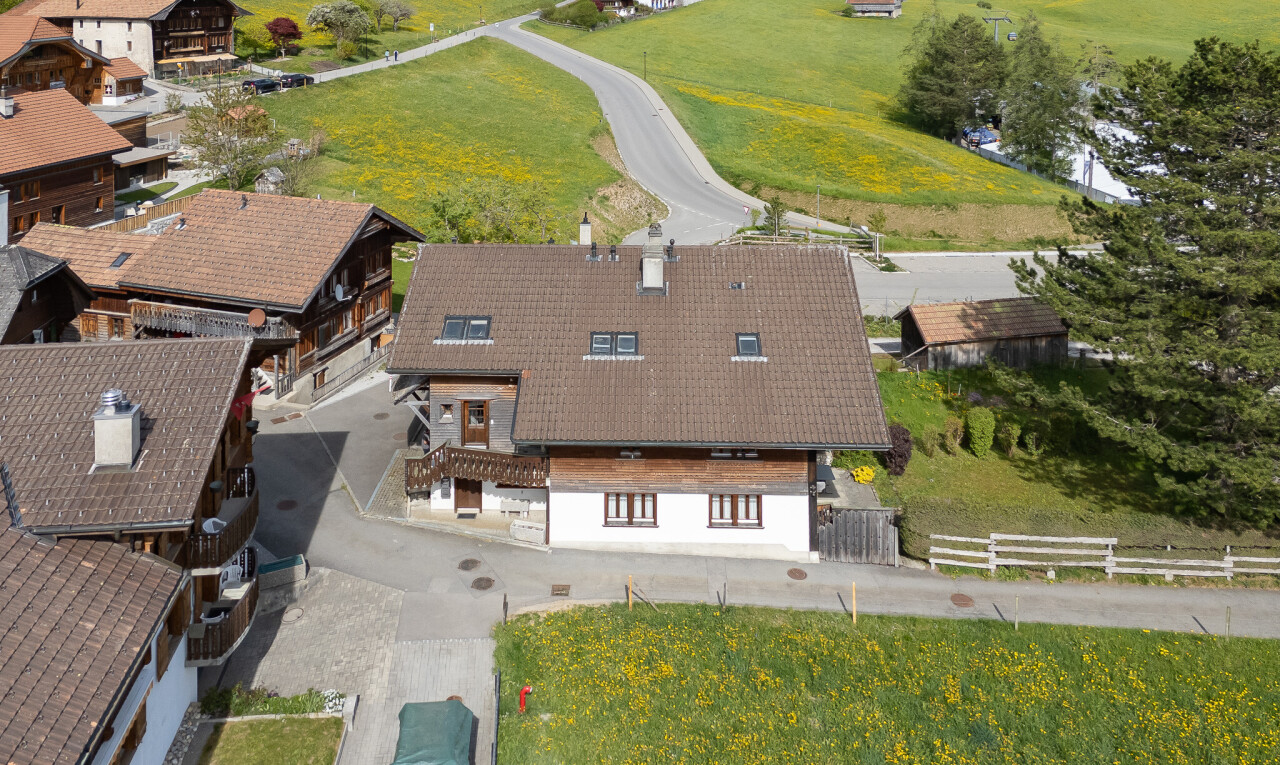 façade avec clôture, pelouse, aerial view, rural view, et vue rurale