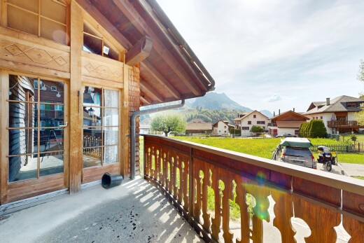 balcon avec balcon, vue résidentielle, residential view, vue sur la montagne, et mountain view