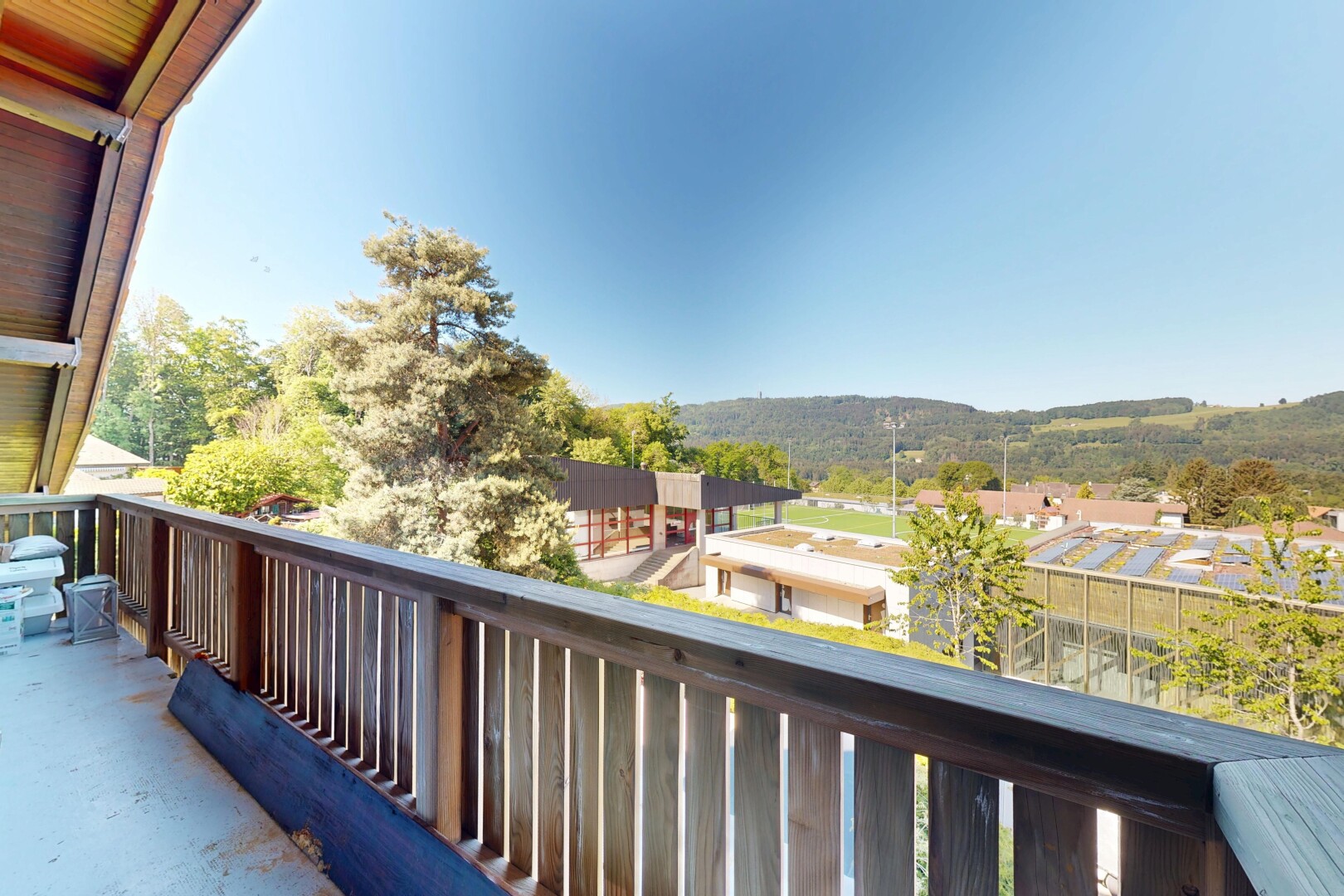 balcon avec from property, day time, et balcon