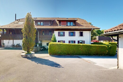 façade avec day time, toit en tuiles, apartment complex view, bardage en stuc, et from community
