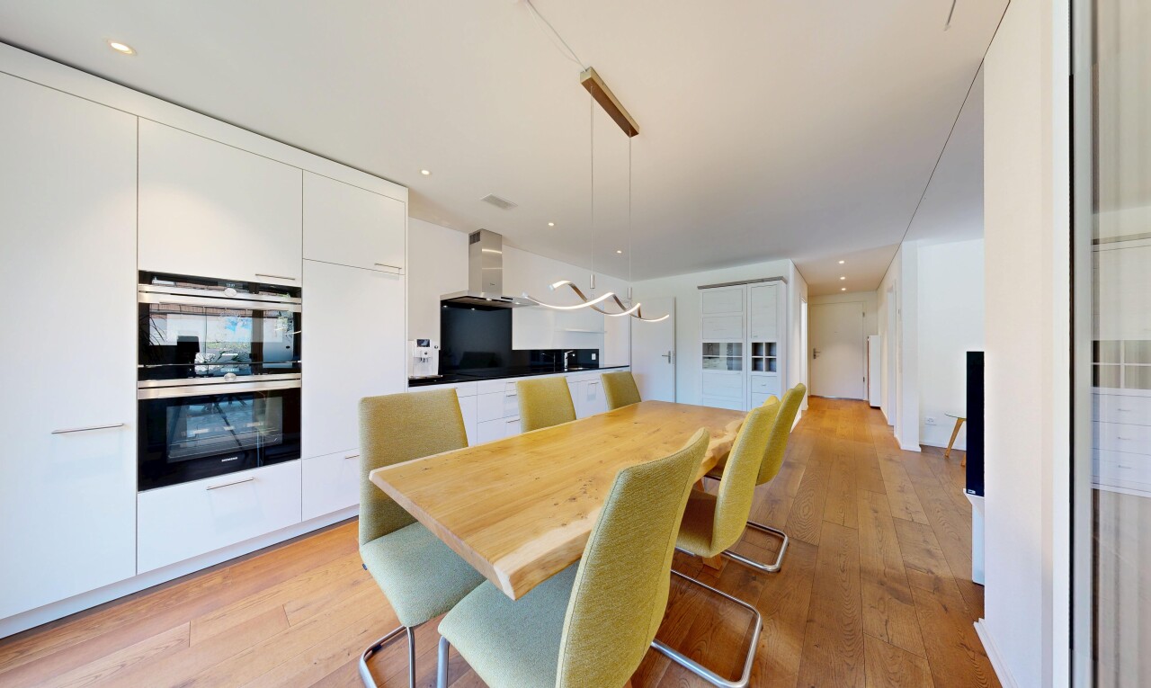 esszimmer mit einbauleuchten, holzfußboden, wood finish floor, light floor, und inside property