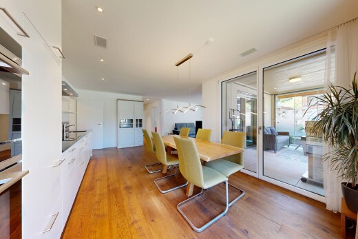 esszimmer mit einbauleuchten, wood finish floor, holzfußboden, inside property, und waschbecken