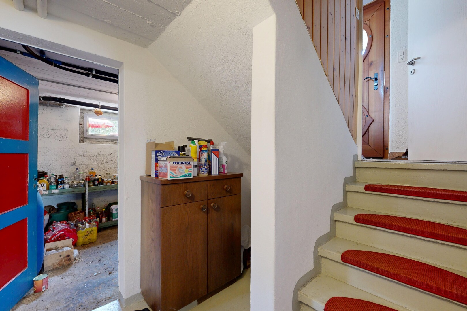 treppe mit inside property, drywall, gipskartonwand, treppen, und other stairs