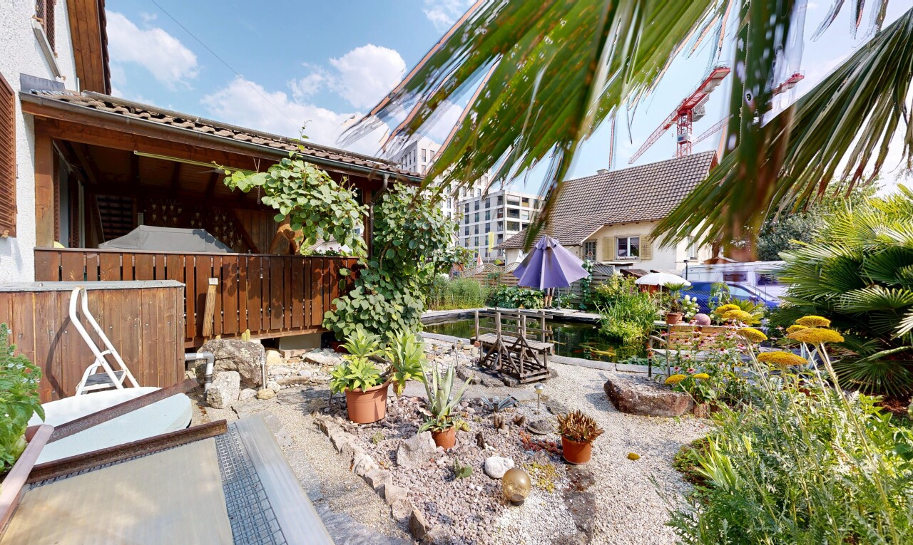 garten mit day time und terrasse