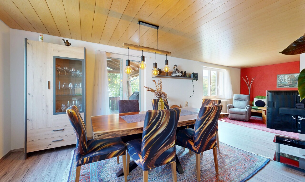 esszimmer mit holzfußboden, wood finish floor, gipskartonwand, drywall, und holzdecke