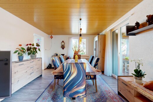 esszimmer mit wood ceiling, holzdecke, wood finish floor, holzfußboden, und inside property
