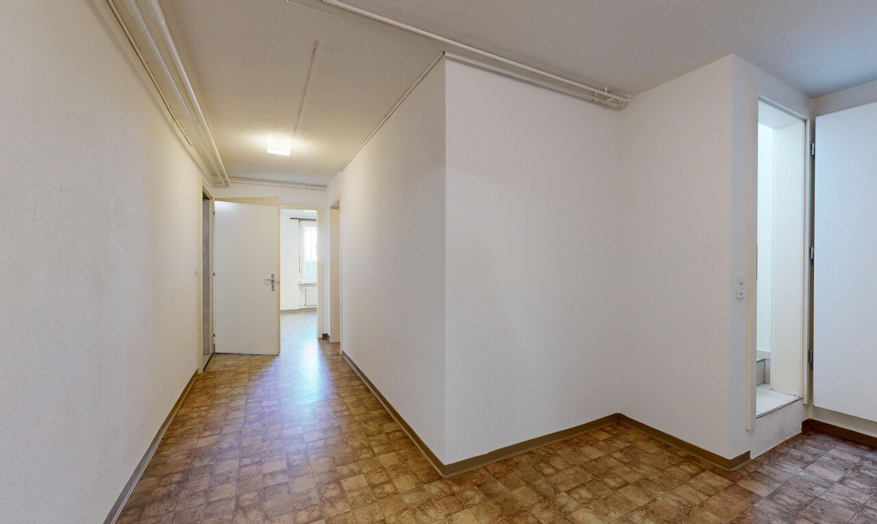 halle / korridor mit inside property, drywall, gipskartonwand, baseboards wall, und sockelleisten