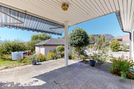 terrasse mit markise, day time, und from property