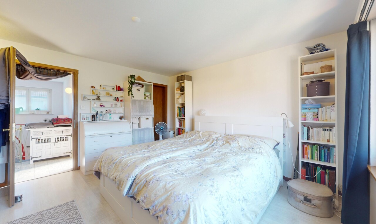 chambre avec inside property, cloison sèche, et drywall