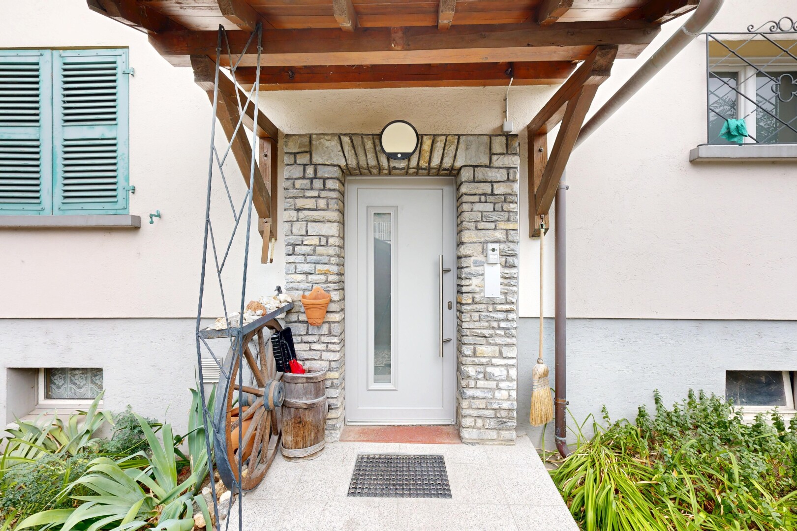 façade avec bardage en stuc