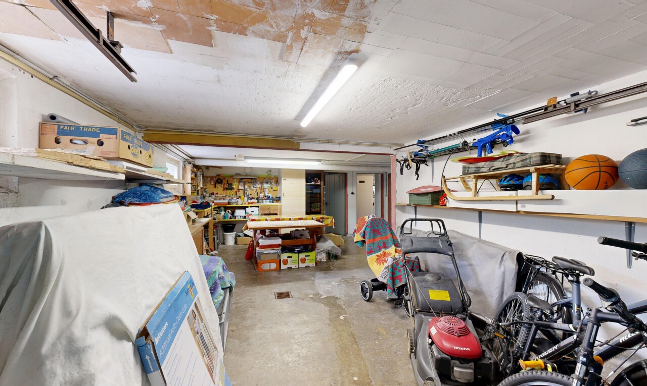 parking avec inside property
