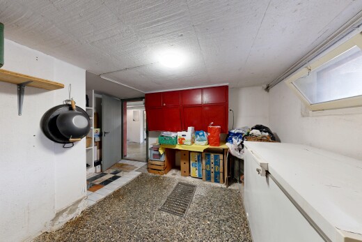 buanderie avec inside property, drywall, cloison sèche, et sous-sol