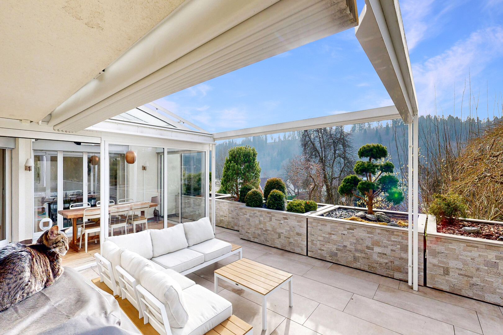 terrasse mit essbereich im freien, from property, wohnraum im freien, day time, und wintergarten