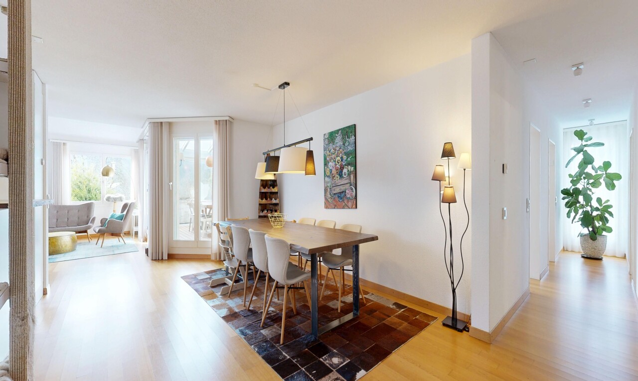 esszimmer mit drywall, gipskartonwand, inside property, natural light, und natürliches licht
