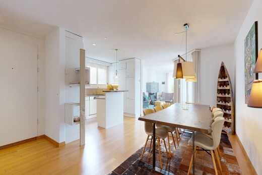 esszimmer mit gipskartonwand, drywall, natürliches licht, natural light, und holzfußboden