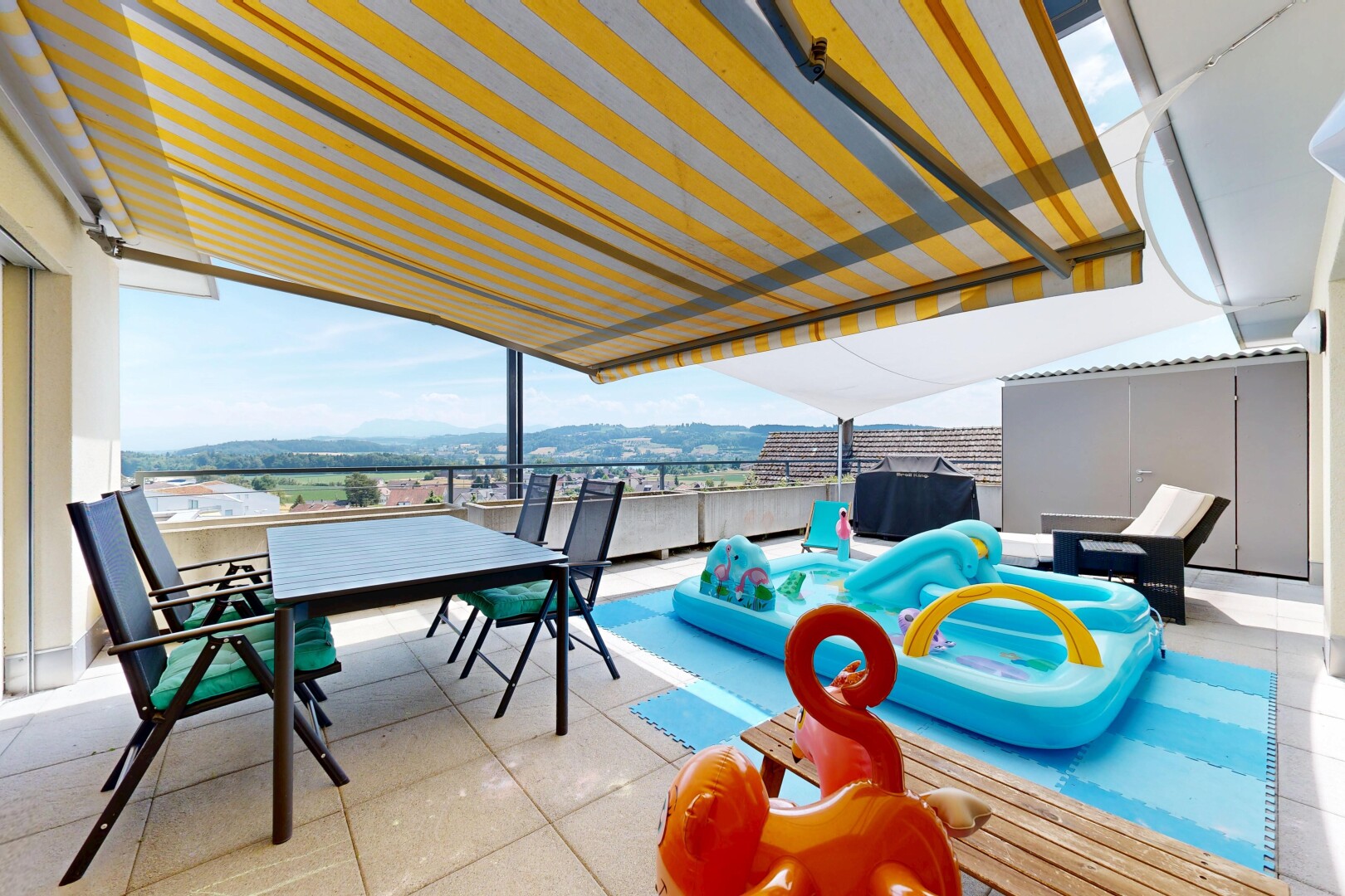 terrasse mit markise, terrasse, essbereich im freien, pergola, und from property