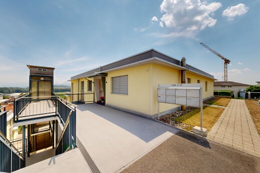 terrasse mit day time, property visible, und terrasse