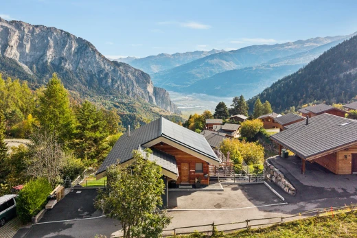 vue sur la montagne avec vue sur la montagne, mountain view, drone view, et day time