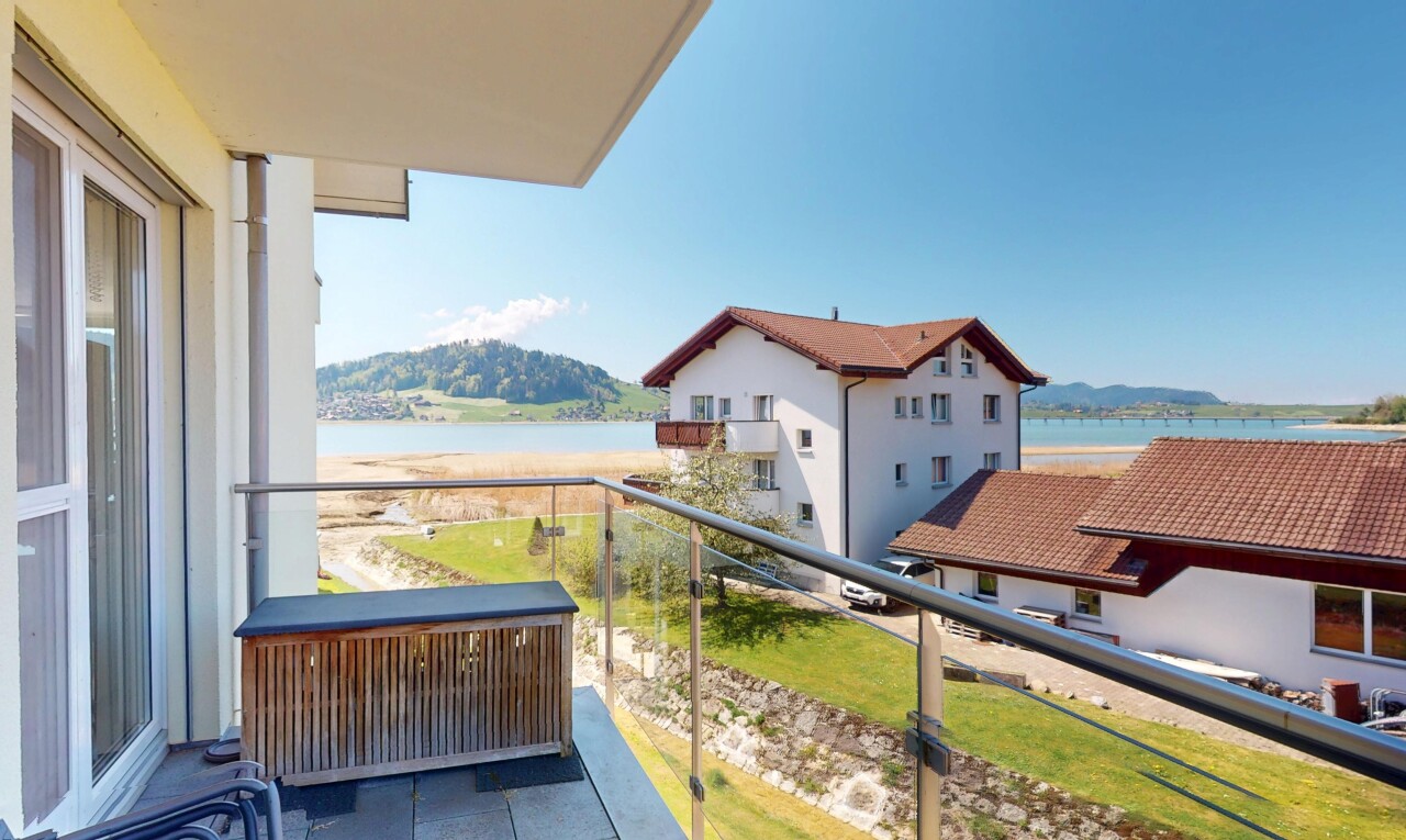 balkon mit balkon und seesicht