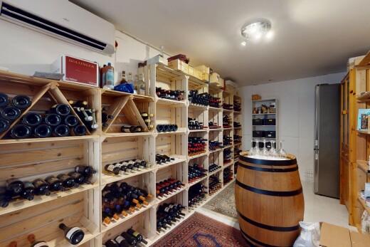 keller mit wandklimaanlage