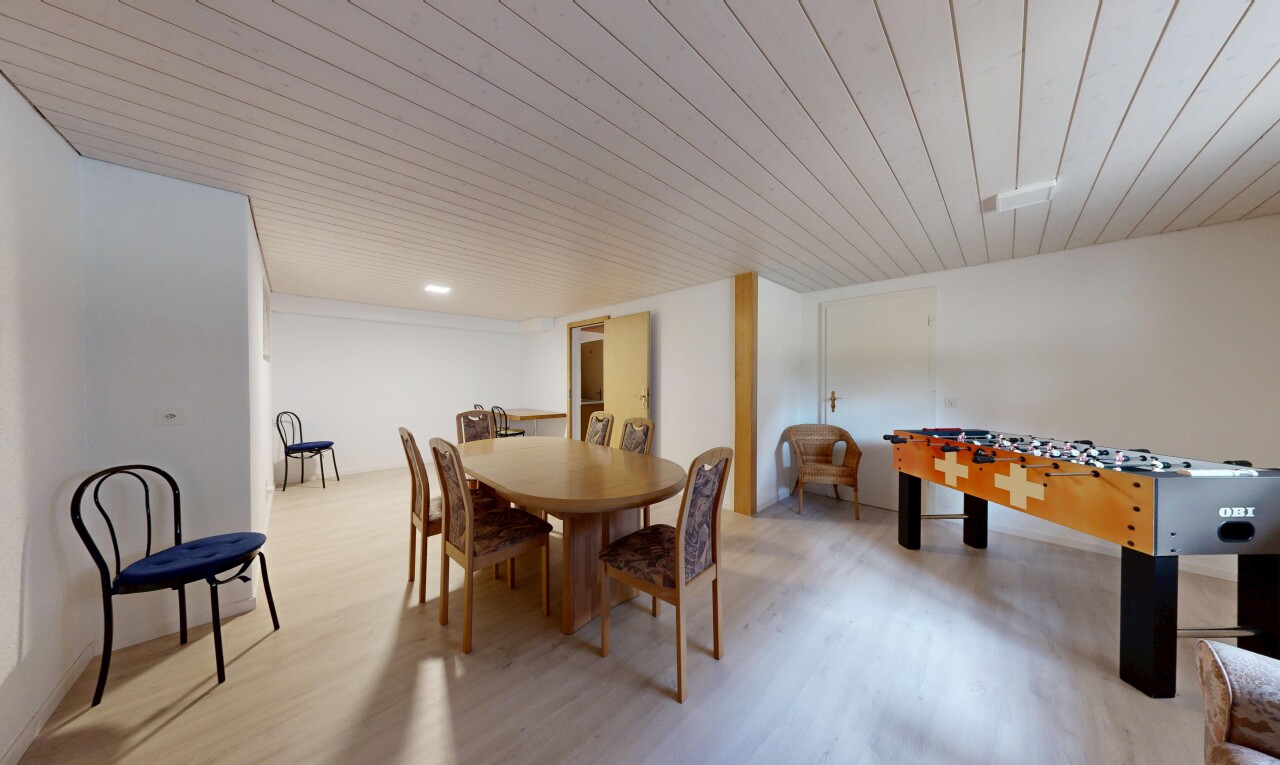 esszimmer mit holzfußboden, wood finish floor, gipskartonwand, drywall, und holzdecke