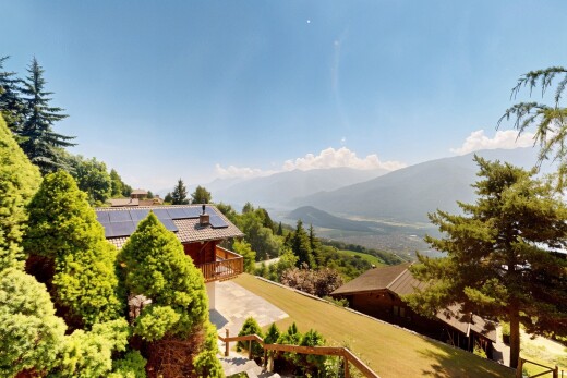 blick auf die berge mit day time, blick auf die berge, mountain view, und property visible