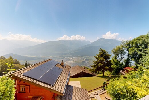 blick auf die berge mit blick auf die berge, mountain view, day time, und property visible