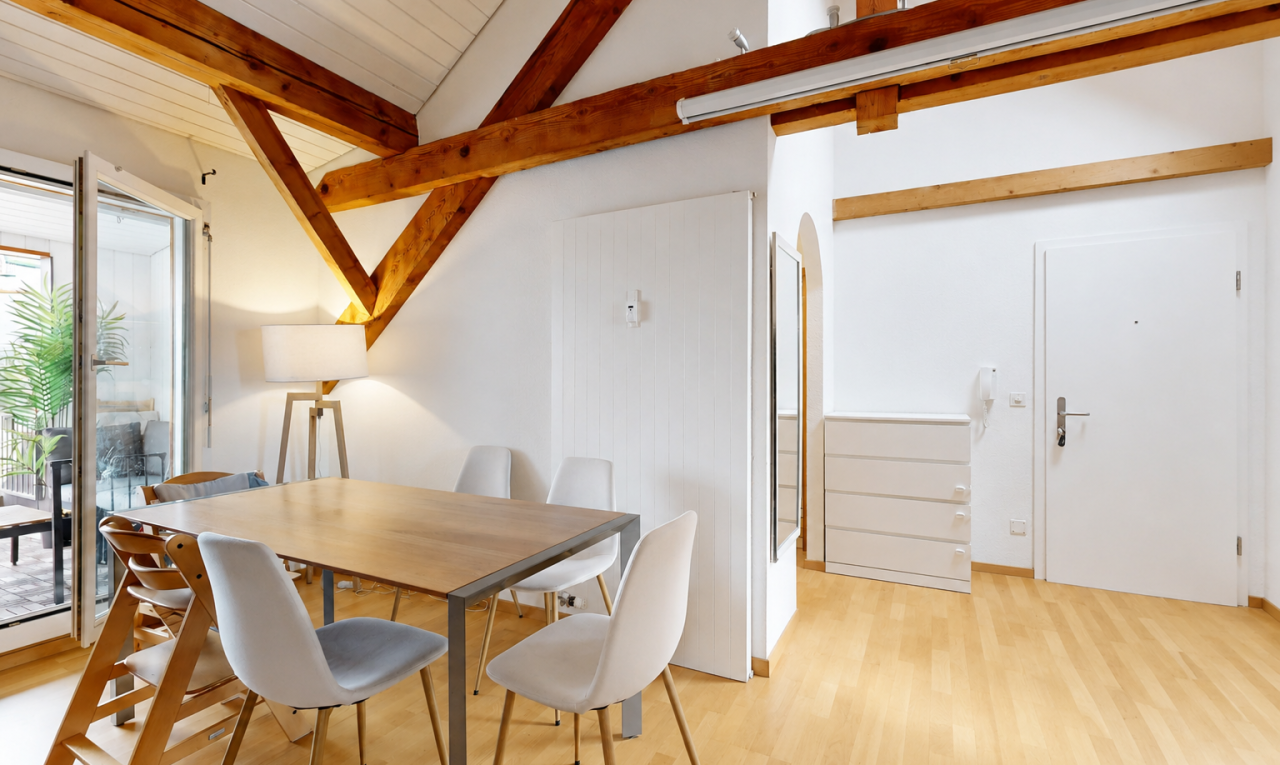 esszimmer mit natürliches licht, natural light, balkendecke, beamed ceiling, und inside property