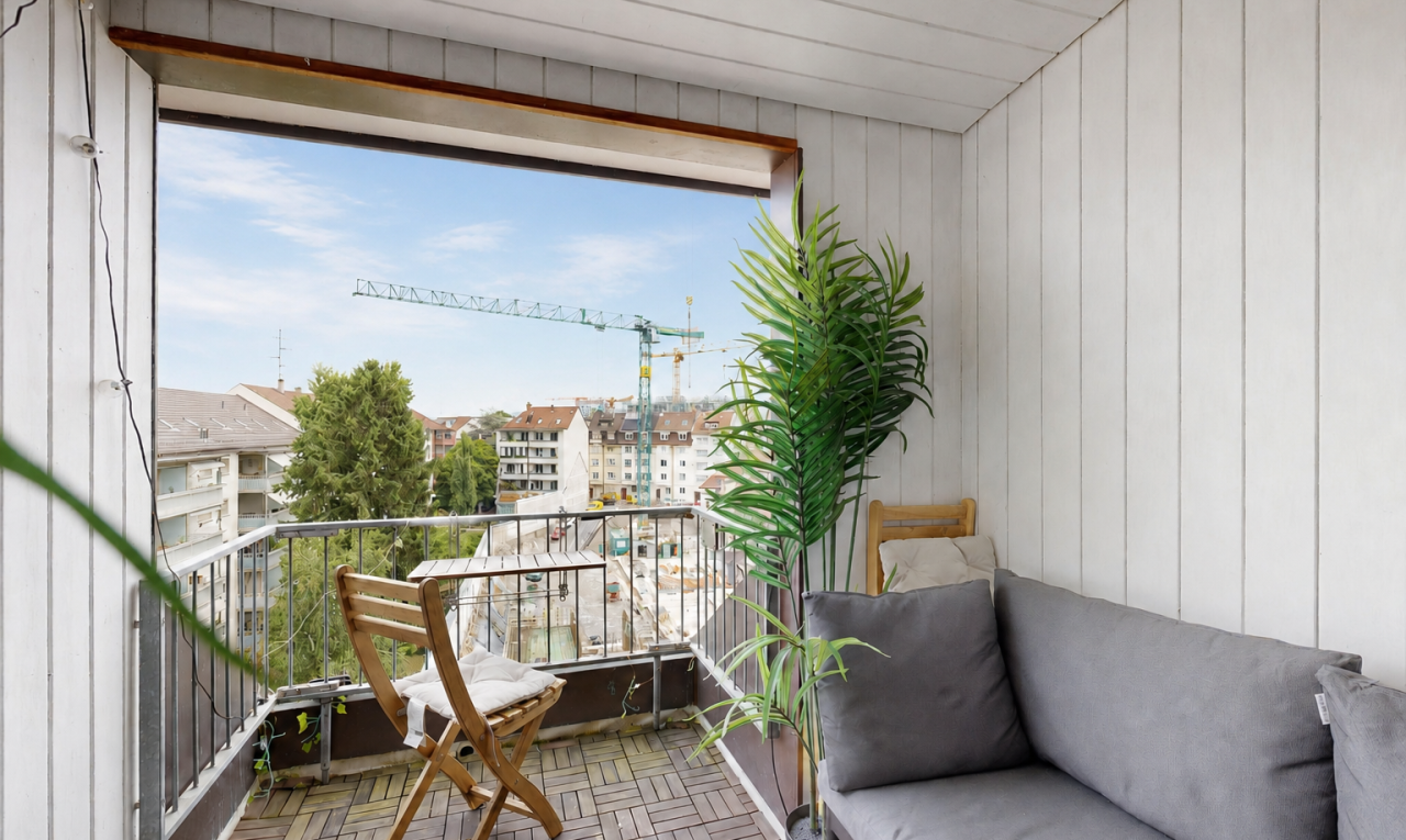balkon mit balkon, day time, from property, und apartment complex view