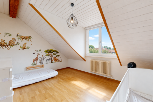 zimmer / schlafzimmer mit balkendecke, beamed ceiling, holzdecke, wood ceiling, und day time
