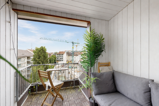 balkon mit balkon, day time, from property, und apartment complex view