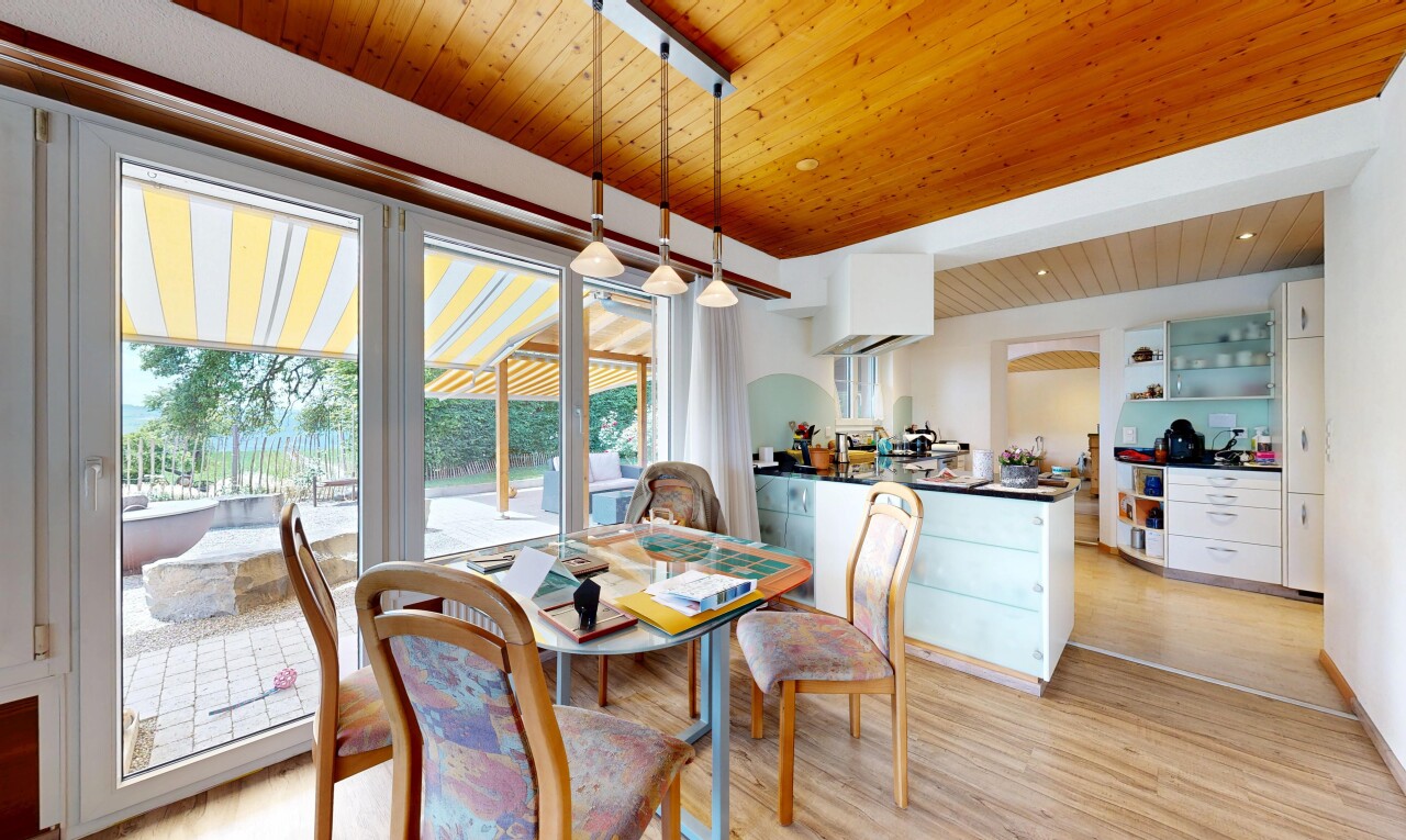 esszimmer mit holzdecke, wood ceiling, holzfußboden, wood finish floor, und inside property