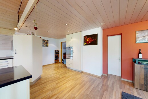 küche mit holzdecke, wood ceiling, inside property, light floor, und holzfußboden