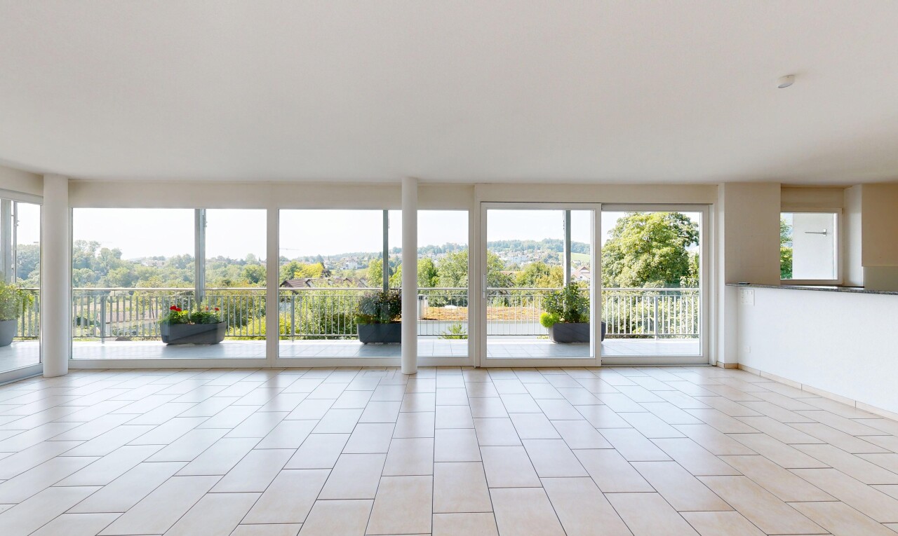 pièce vide avec lumière naturelle, natural light, inside community, cloison sèche, et drywall