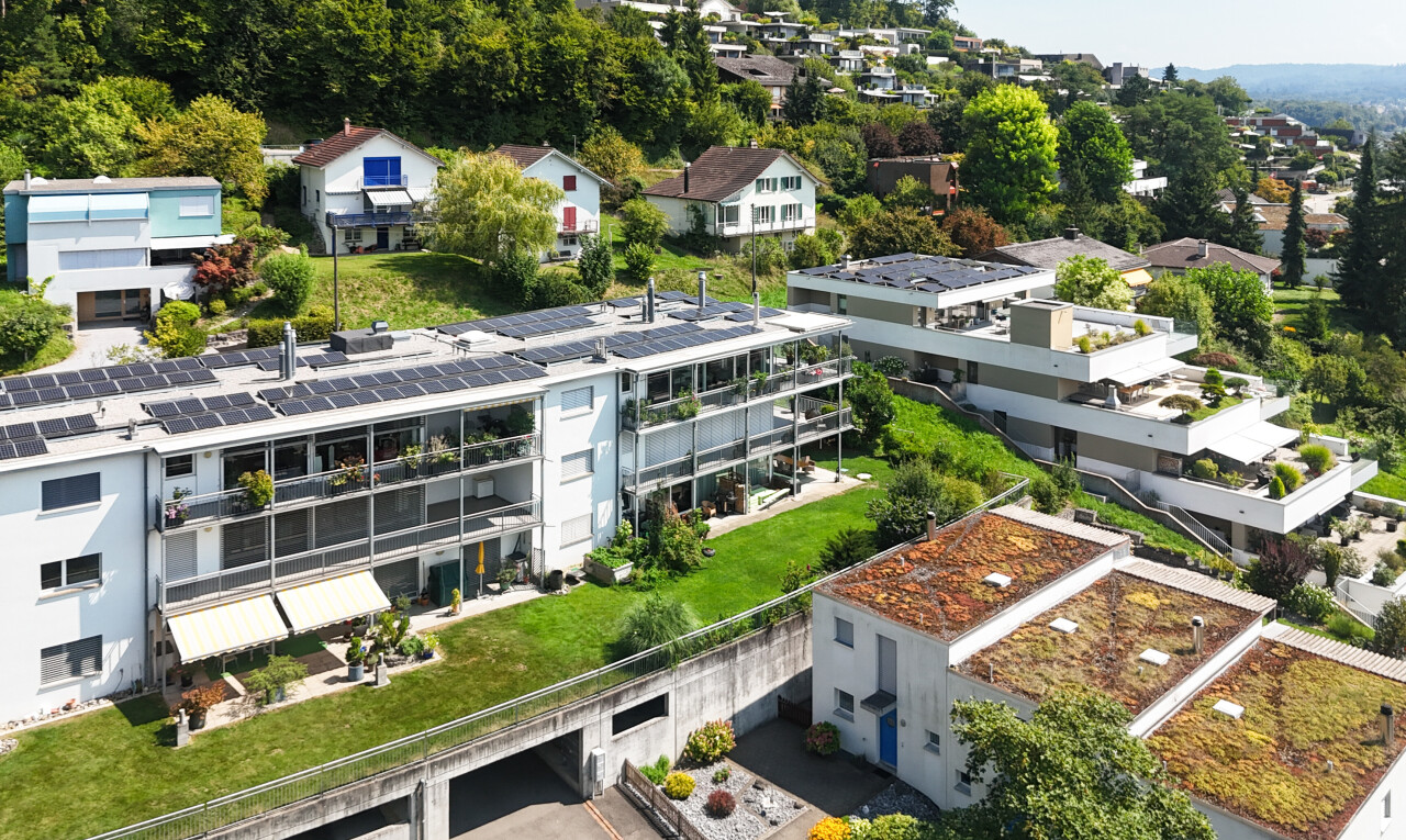extérieur du bâtiment avec residential view et vue résidentielle