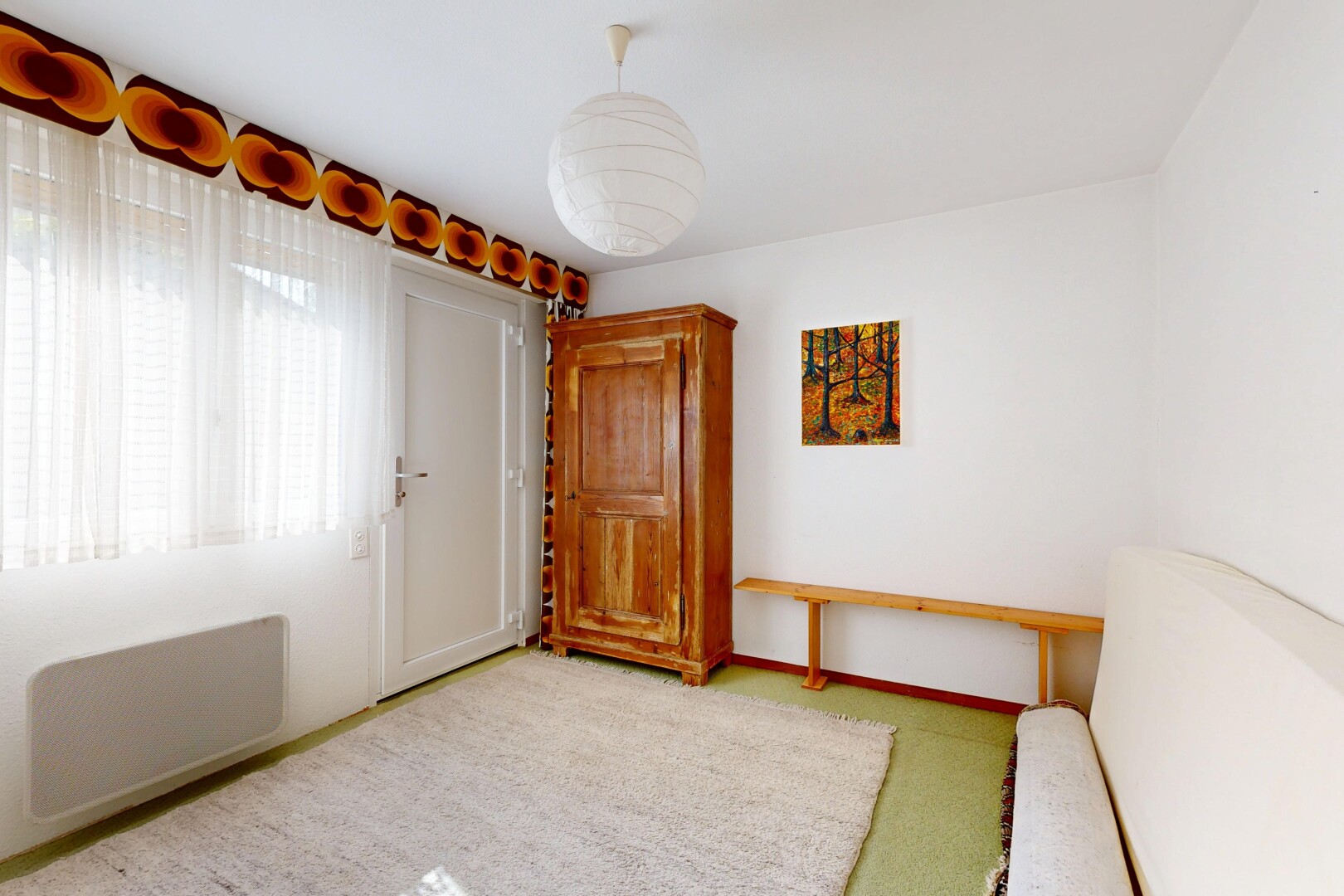 chambre avec cloison sèche, drywall, inside property, moquette, et carpet