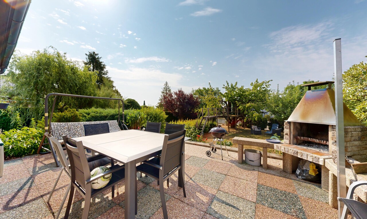 terrasse avec cheminée, from property, coin repas extérieur, day time, et terrasse