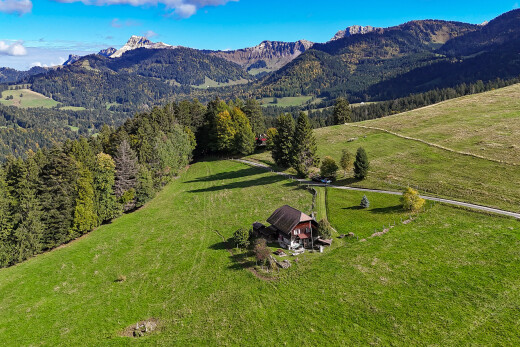 vue sur la montagne avec property visible, day time, vue rurale, rural view, et vue sur la montagne