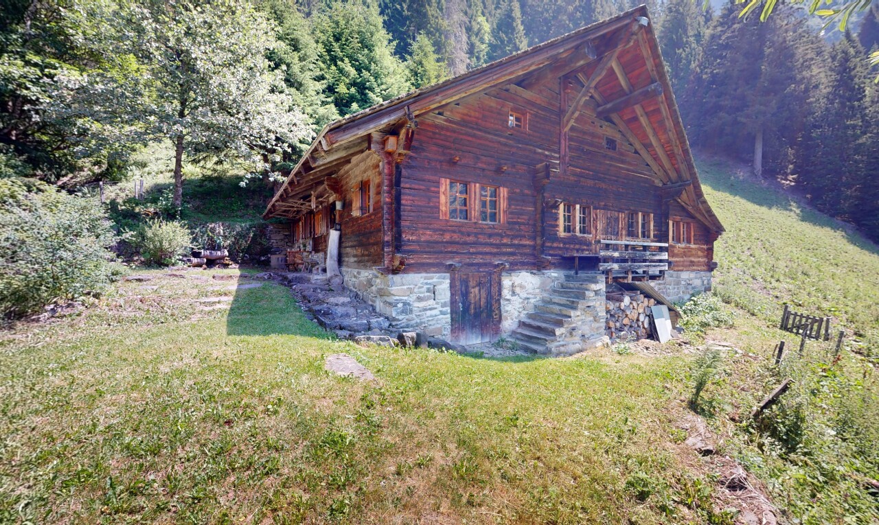façade avec pelouse, bardage horizontal, from property, bardage en bois, et escaliers