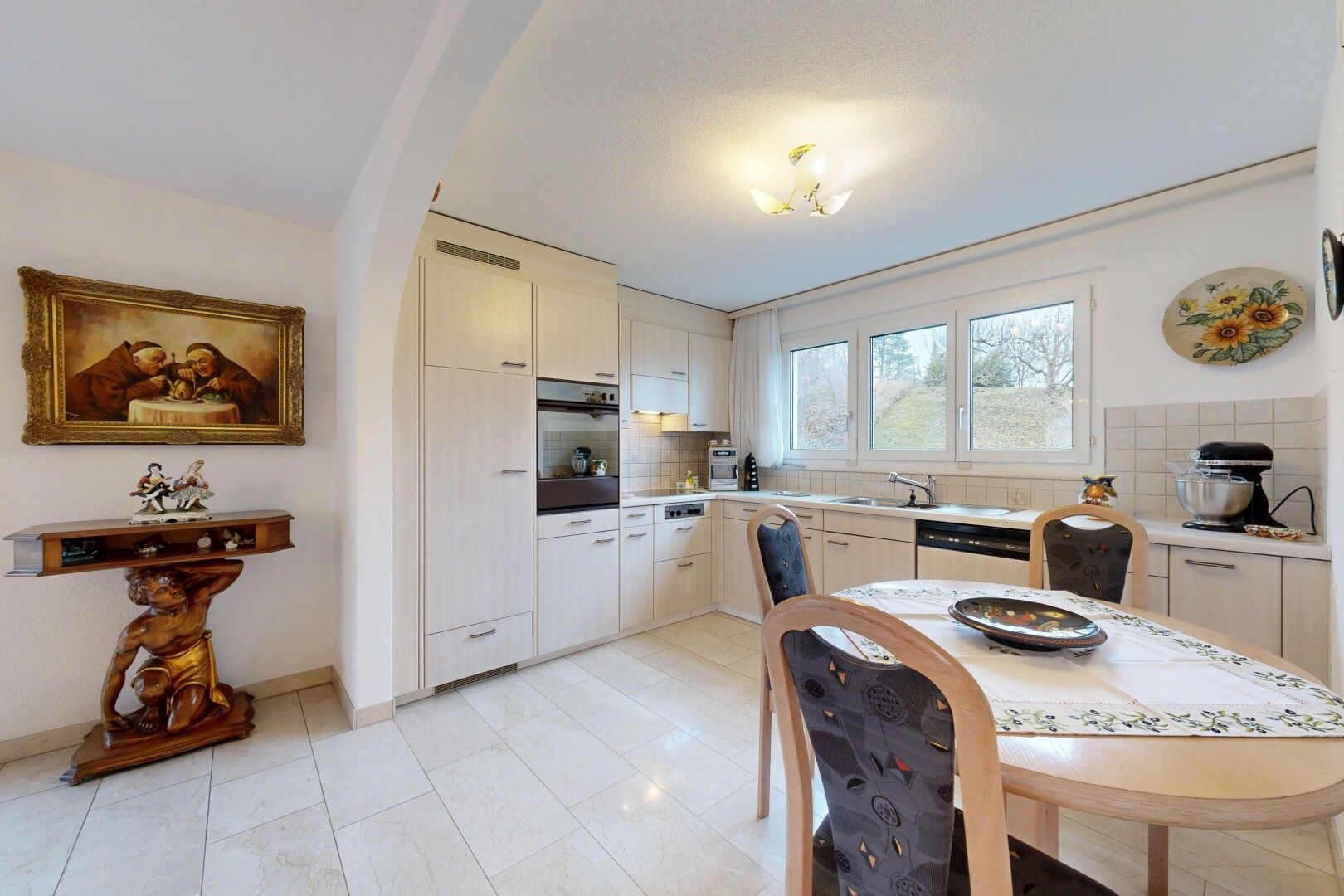 küche mit gipskartonwand, drywall, inside property, ofen, und küchenrückwand beim herd