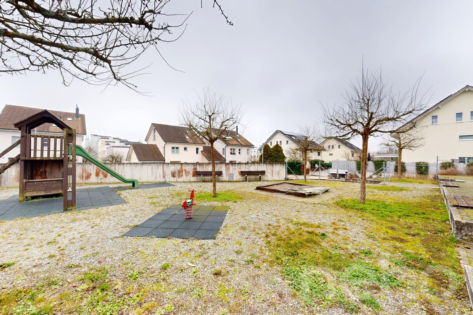 garten mit spielplatz, wohngebietblick, residential view, overcast, und zaun
