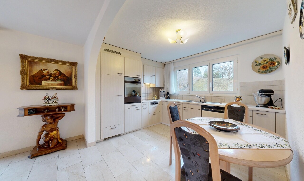 küche mit gipskartonwand, drywall, inside property, ofen, und küchenrückwand beim herd