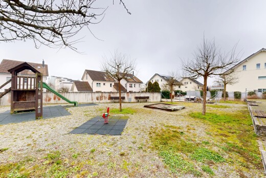 garten mit spielplatz, wohngebietblick, residential view, overcast, und zaun