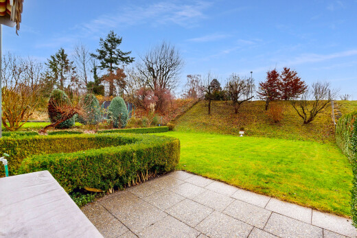 jardin avec from property, pelouse, day time, et terrasse