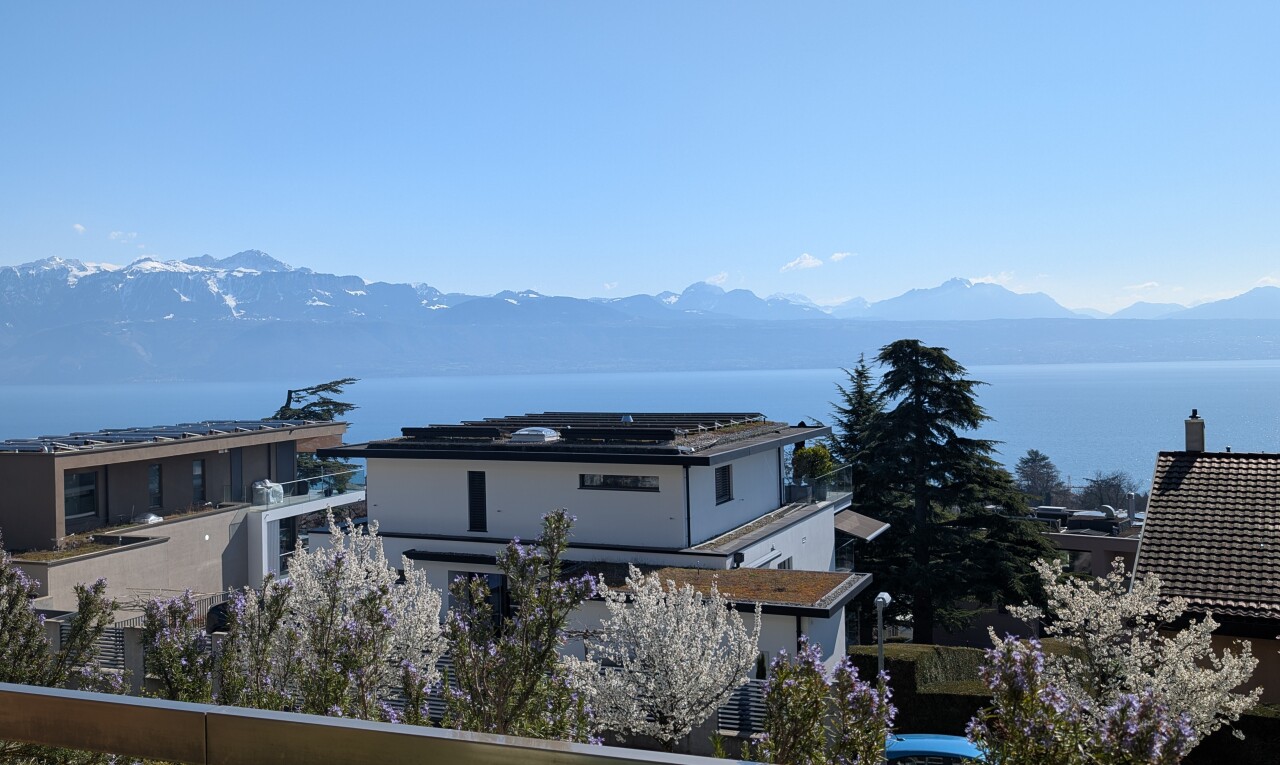Grand appartement de 4,5 pcs avec vue panoramique sur le lac à Pully