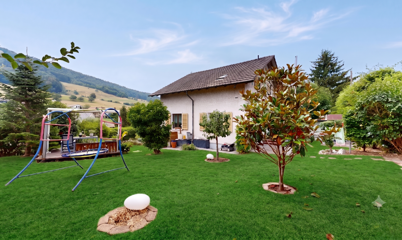 garten mit rasen, day time, spielplatz, from property, und property visible