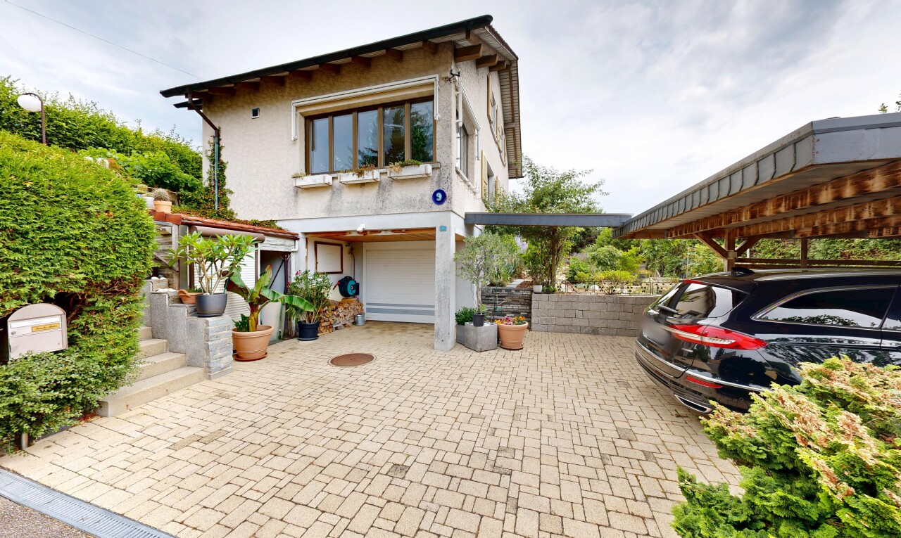 außenansicht mit stuckverkleidung und property visible