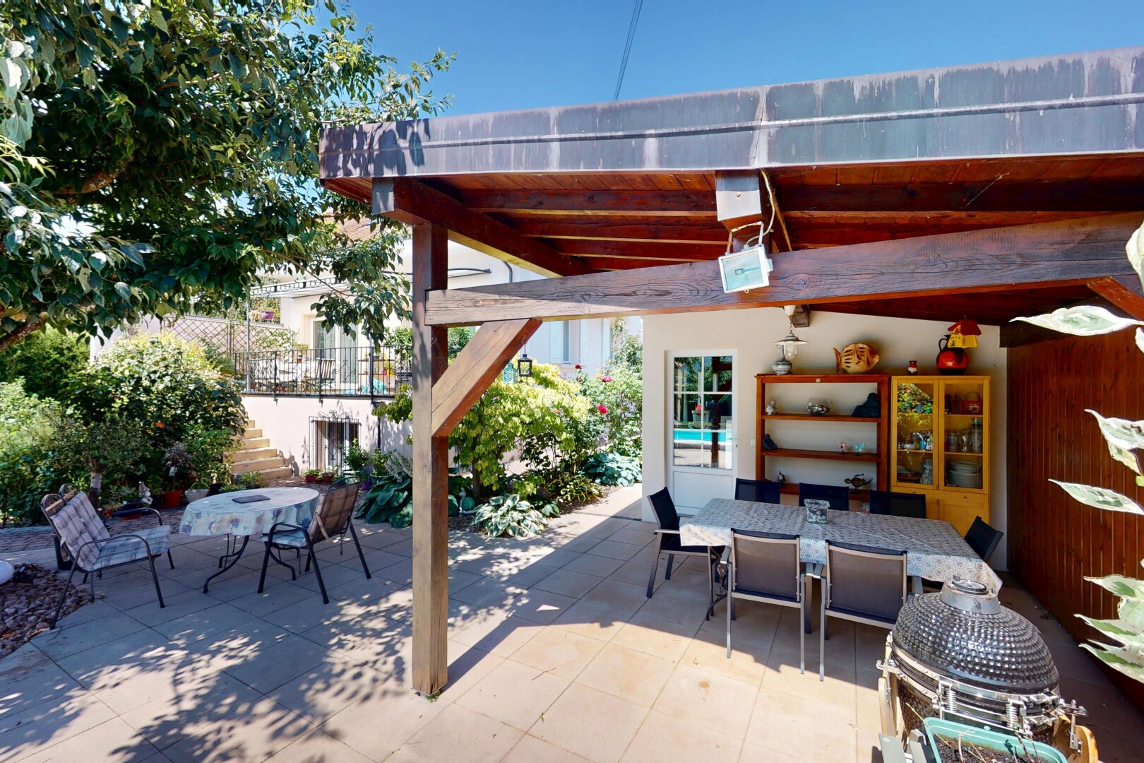 terrasse mit essbereich im freien, terrasse, und treppen