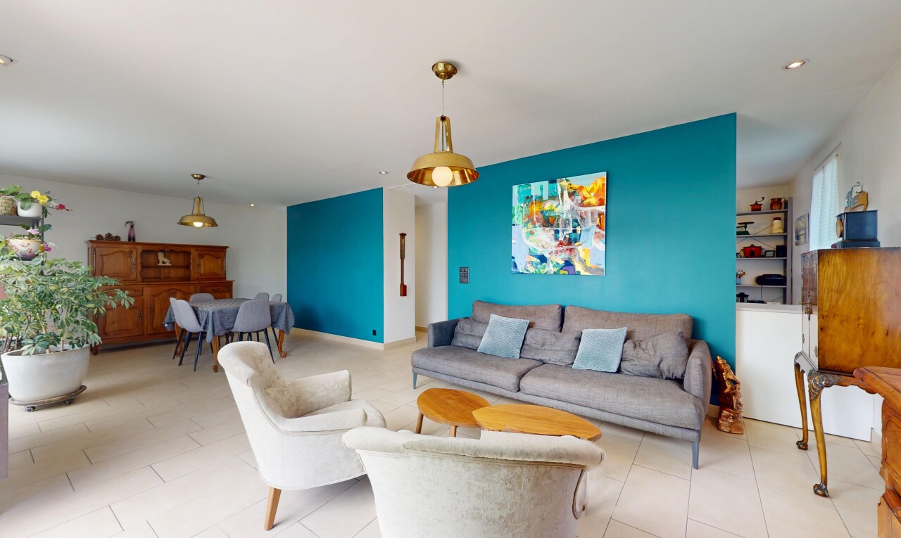 wohn- / esszimmer mit gipskartonwand, drywall, und inside property